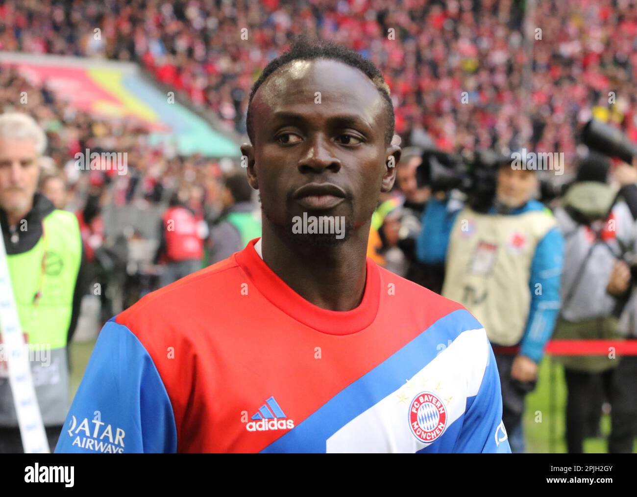 MUNICH, Germany. , . 17 Sadio MANƒ, Mane of FcB before the Bundesliga Football match between Fc Bayern Muenchen and BvB Dortmund at the Allianz Arena in Munich on 1. April 2023, Germany. DFL, Fussball, 4:2 (Photo and copyright @ ATP images/Arthur THILL (THILL Arthur/ATP/SPP) Credit: SPP Sport Press Photo. /Alamy Live News Stock Photo