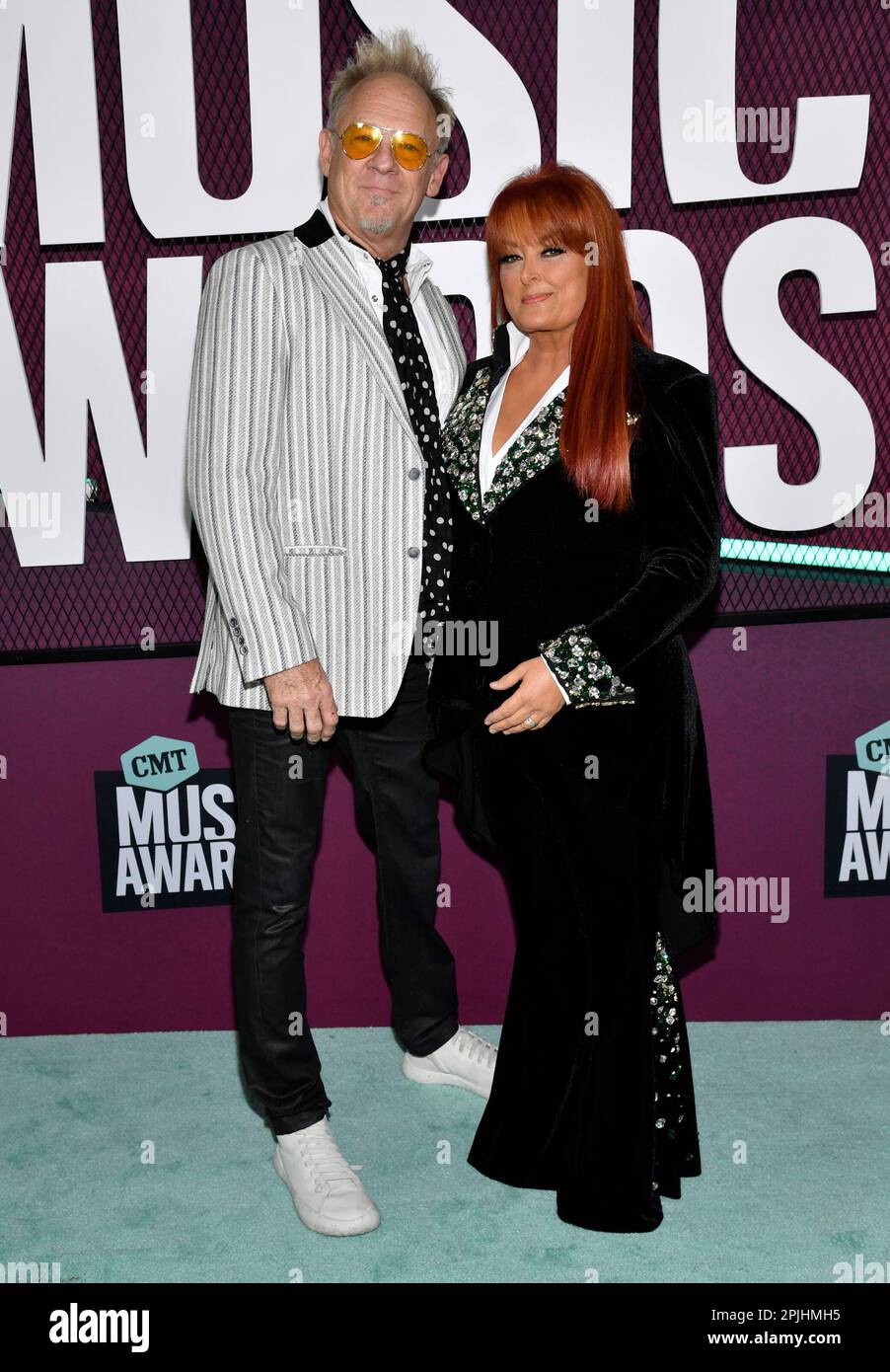Cactus Moser, left, and Wynonna Judd arrive at the CMT Music Awards on ...