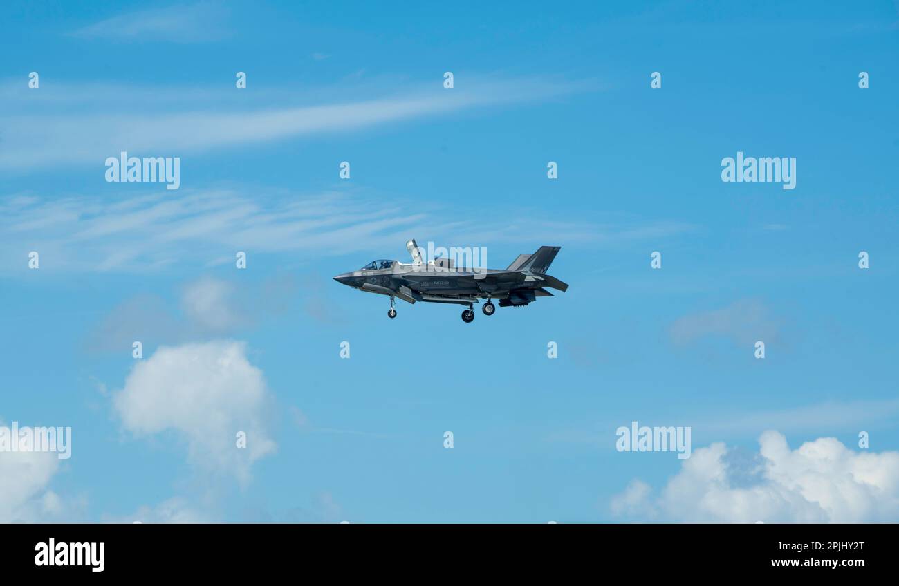 Lakeland, Florida, USA. 1st Apr, 2023. A F-35 performs during the annual Sun 'n Fun Aerospace Expo, April 1, 2023, at Lakeland Linder International Airport in Lakeland, Florida. (Credit Image: © Dominic Gwinn/ZUMA Press Wire) EDITORIAL USAGE ONLY! Not for Commercial USAGE! Stock Photo