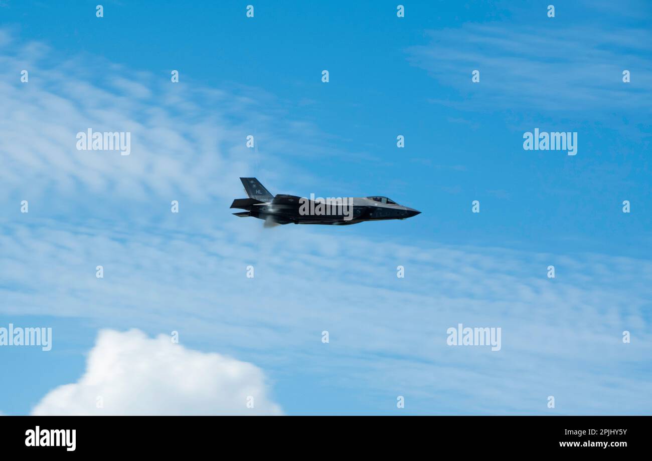 Lakeland, Florida, USA. 1st Apr, 2023. A F-35 performs during the annual Sun 'n Fun Aerospace Expo, April 1, 2023, at Lakeland Linder International Airport in Lakeland, Florida. (Credit Image: © Dominic Gwinn/ZUMA Press Wire) EDITORIAL USAGE ONLY! Not for Commercial USAGE! Stock Photo