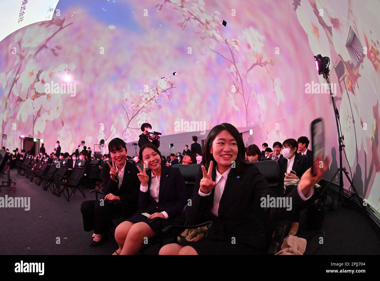 New employees of KONICA MINOLTA, INC.to attend an entrance ceremony at