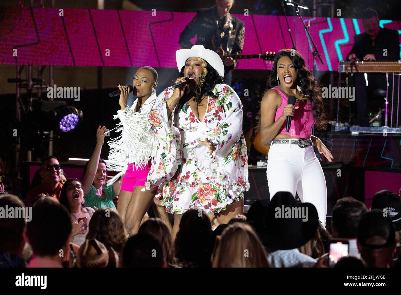 Texas, US, 01/04/2023, Singers TREA SWINDLE, DEVYN HART and DANICA HART