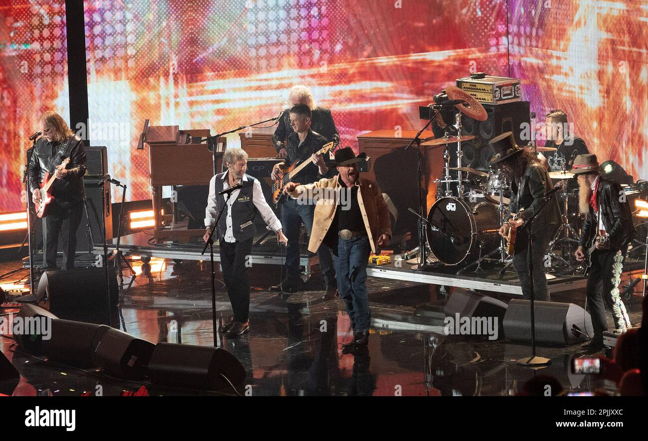 Austin, USA. 02nd Apr, 2023. Warren Haynes, Paul Rodgers, Chuck Leavell, Cody Johnson, Slash, Billy Gibbons perform during the 2023 CMT Music Awards at Moody Center on April 02, 2023 in Austin, Texas. Photo: Amy Price/imageSPACE/Sipa USA Credit: Sipa USA/Alamy Live News Stock Photo