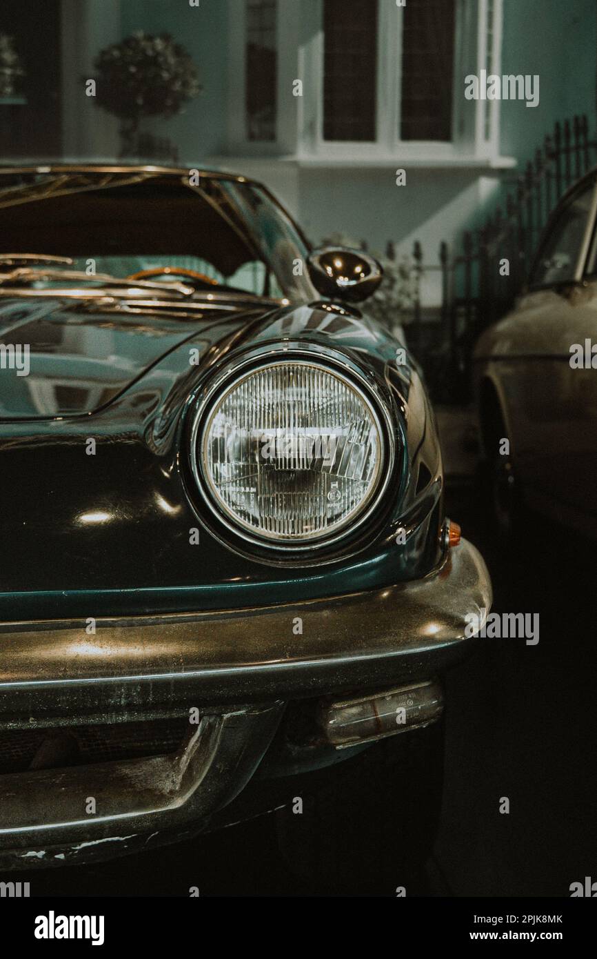 Car headlights glare hi-res stock photography and images - Alamy