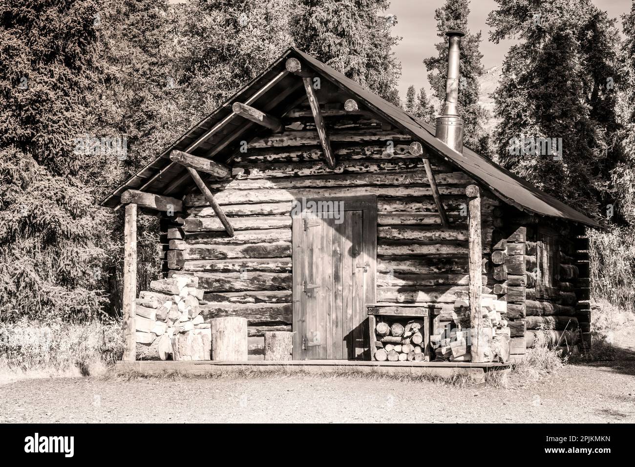 Log home frame hi-res stock photography and images - Alamy