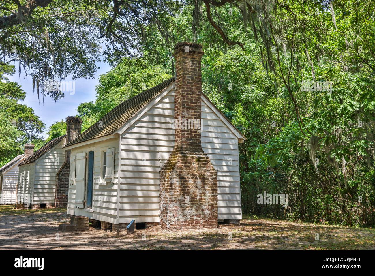 USA, South Carolina, Charleston. McLeod Plantation slave quarters Stock