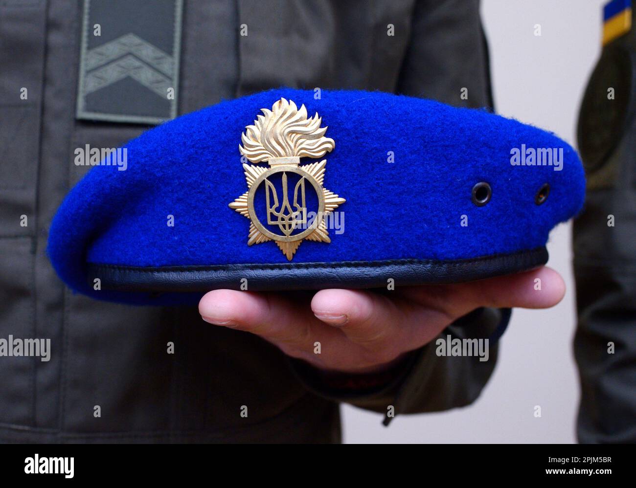 Blue beret hi-res stock photography and images - Alamy
