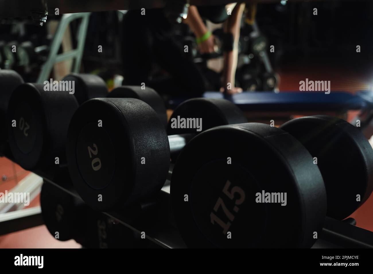 Dumbbell lifts hires stock photography and images Alamy