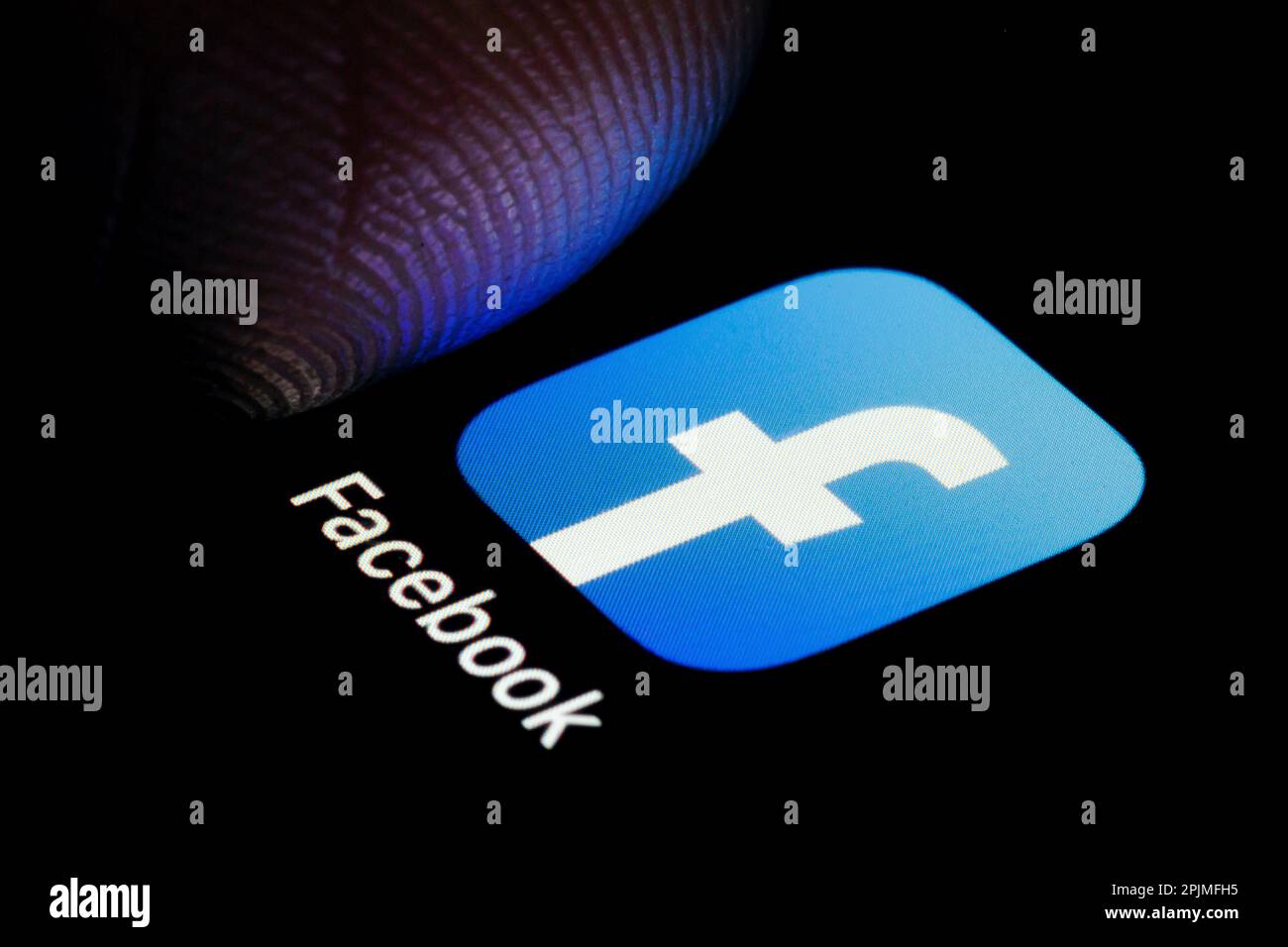 Berlin, Deutschland. 03rd Apr, 2023. Symbolic photo: The Facebook app is displayed on a smartphone. Berlin, April 3, 2023 Credit: dpa/Alamy Live News Stock Photo