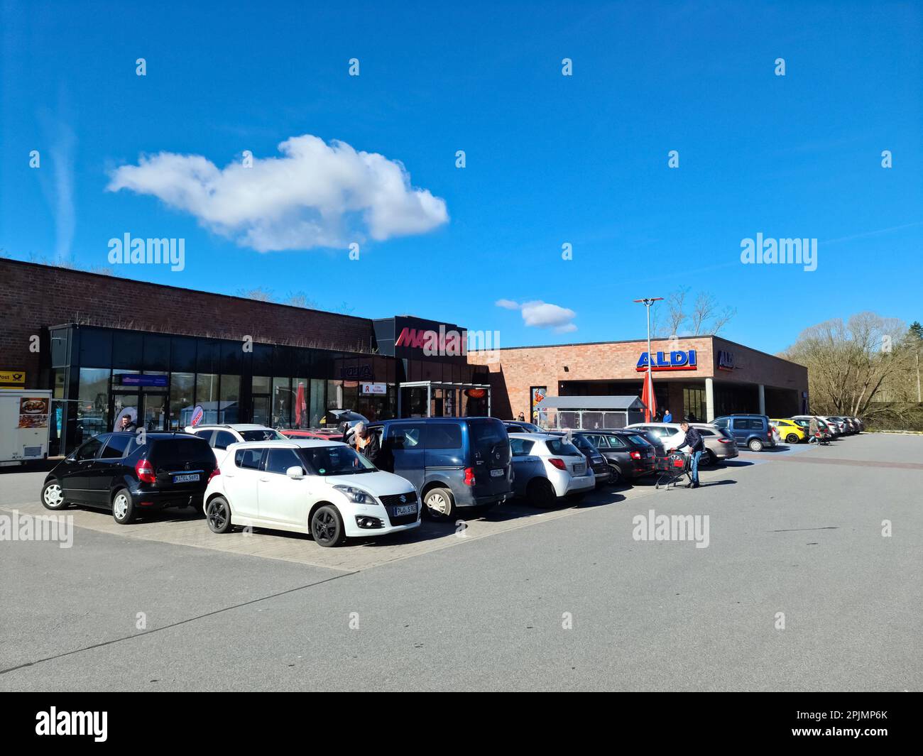 Aldi owner hi-res stock photography and images - Alamy