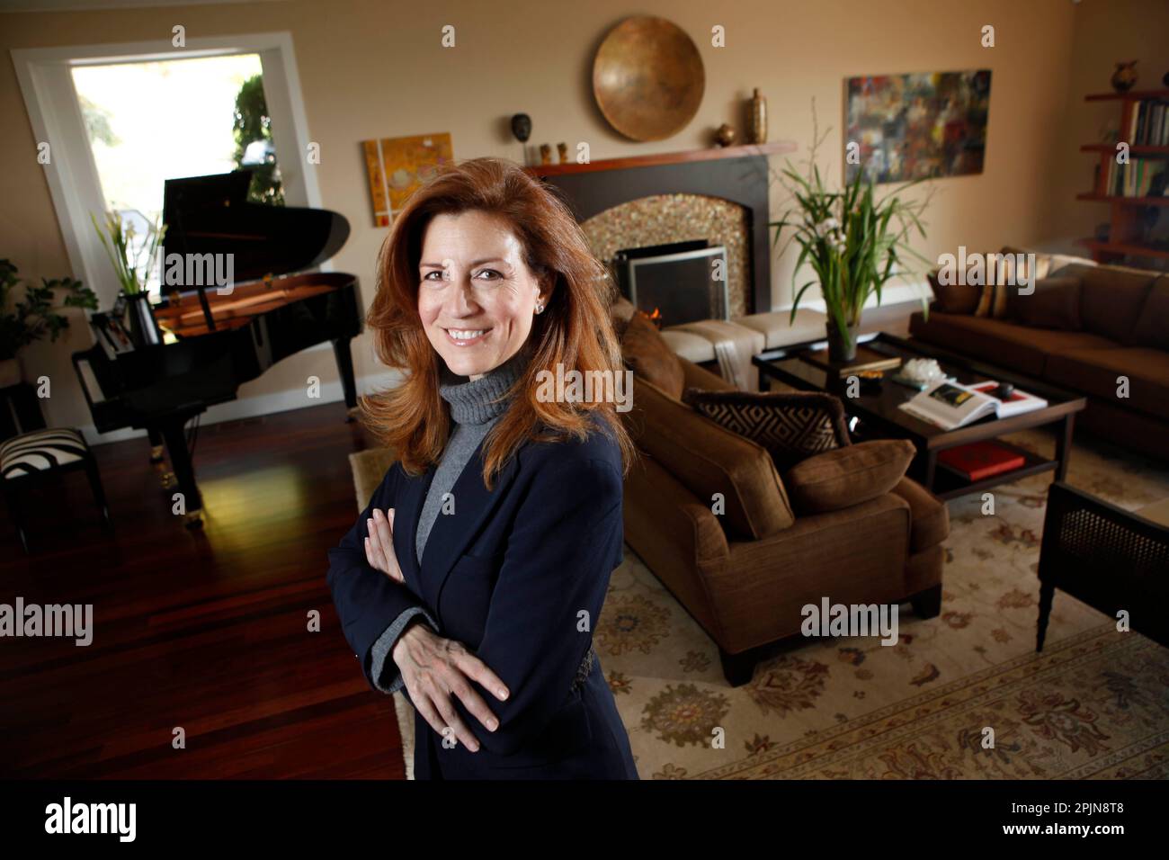 Interior Designer Jean Larette is seen in the living room of Lauren and  Rich Reese of Kentfield, Calif. on Thursday, Feb. 25, 2010. (Lea Suzuki/San  Francisco Chronicle via AP Stock Photo - Alamy