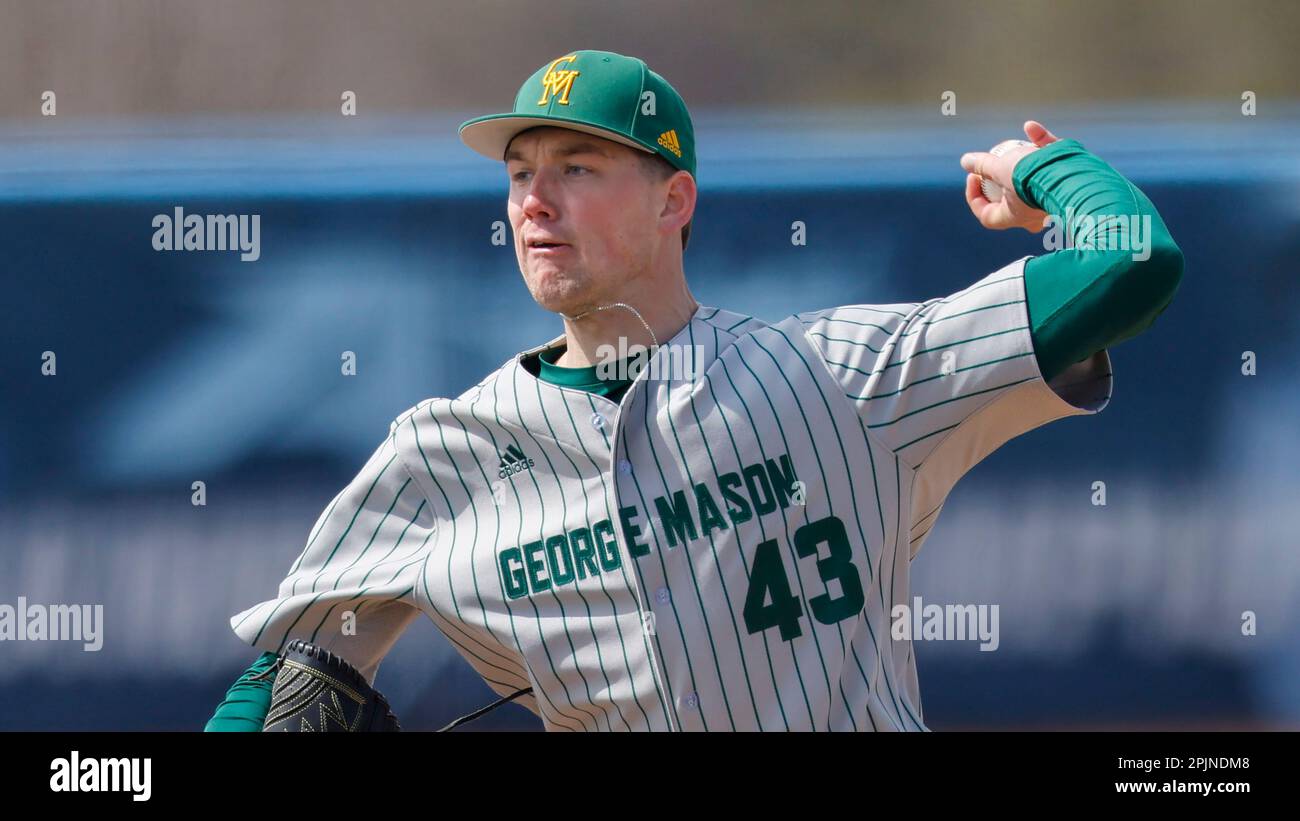 14 Connor O'Hara now on the mound for the Patriots in the bottom of the  7⃣th., image size:1300x821