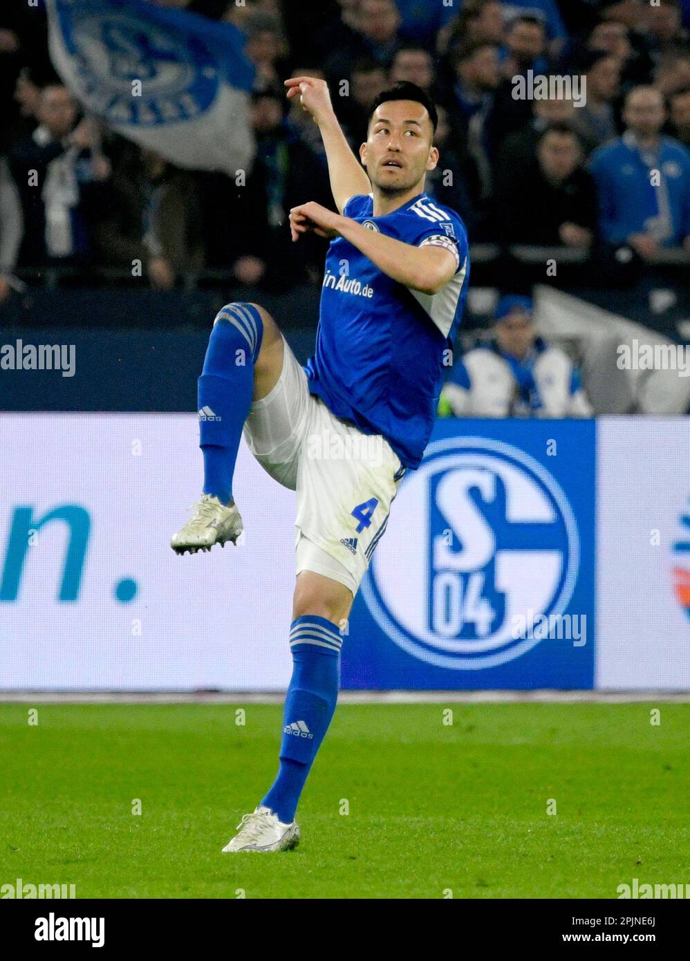 Maya Yoshida defeats Weston McKennie in his 120th game for Japan - FC  Schalke 04
