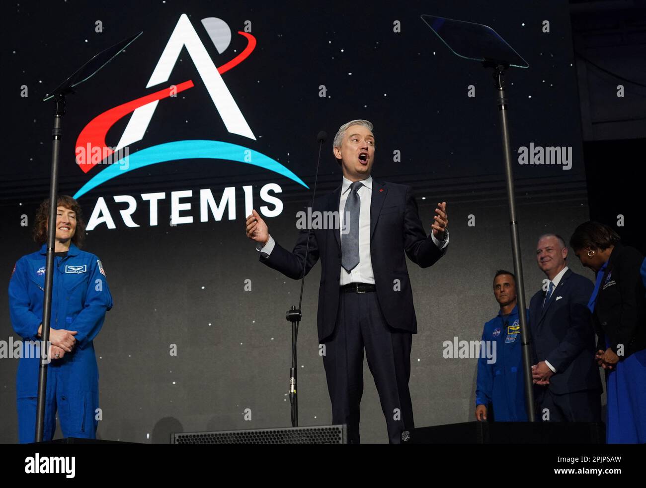 Canadian minister of innovation science and industry hires stock