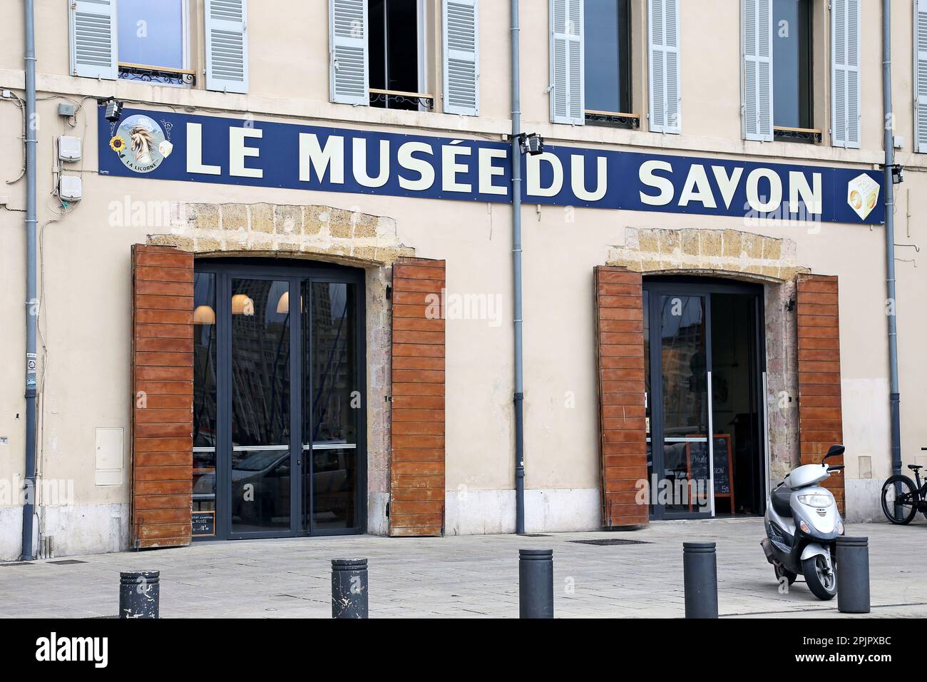 Le Musee du Savon La Licorne, Quai de Rive Neuve, Vieux Port (Old Port),  Marseille, Bouches-du-Rhone, Provence, France, Mediterranean Sea, Europe  Stock Photo - Alamy