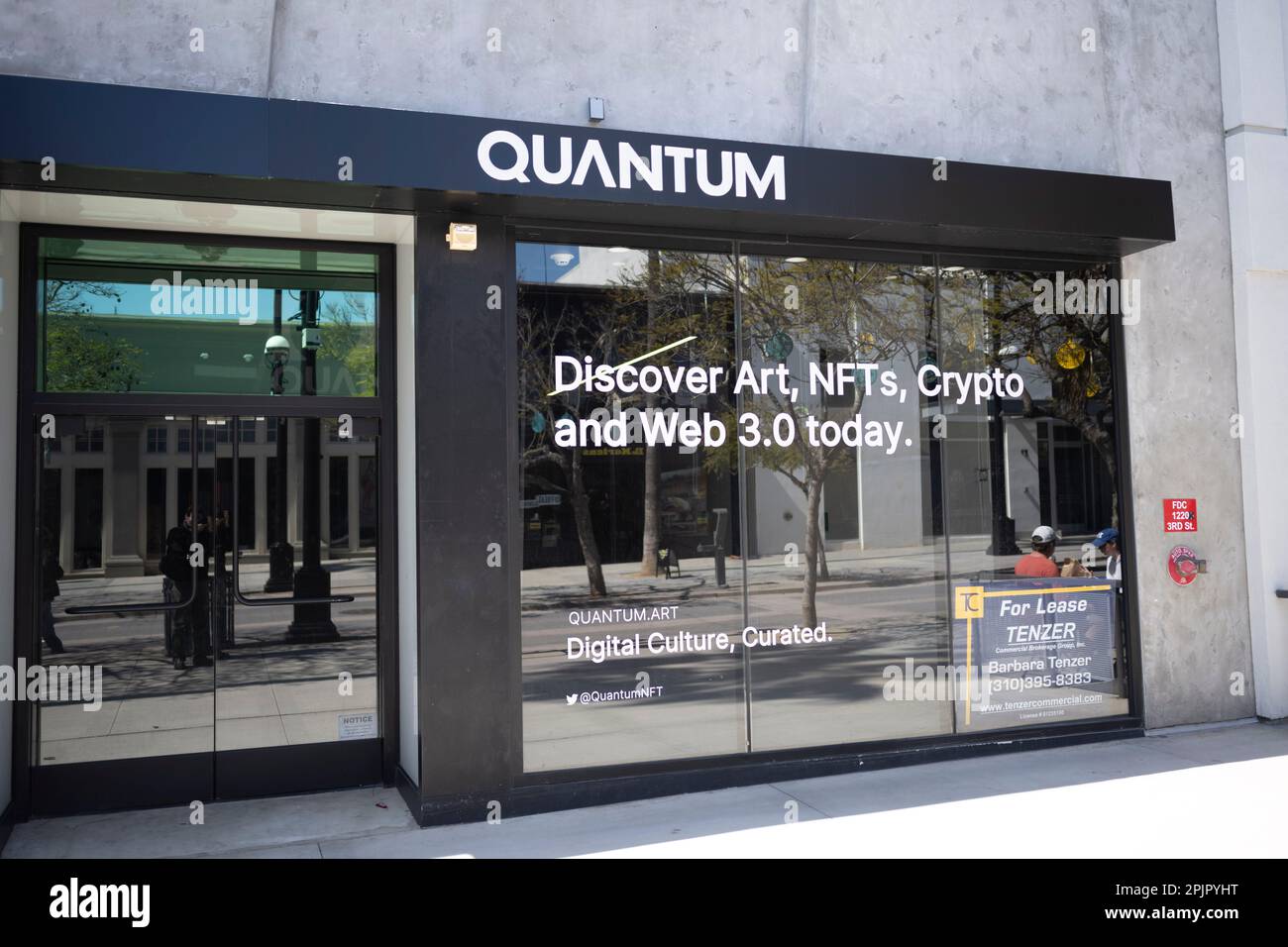 Santa Monica, California, USA. 25th Mar, 2023. A Quantum storefront for Web  3.0 NFTs and cryptocurrency out of business and for rent amid the crypto  crash. Cryptocurrencies such as Bitcoin and Ethereum