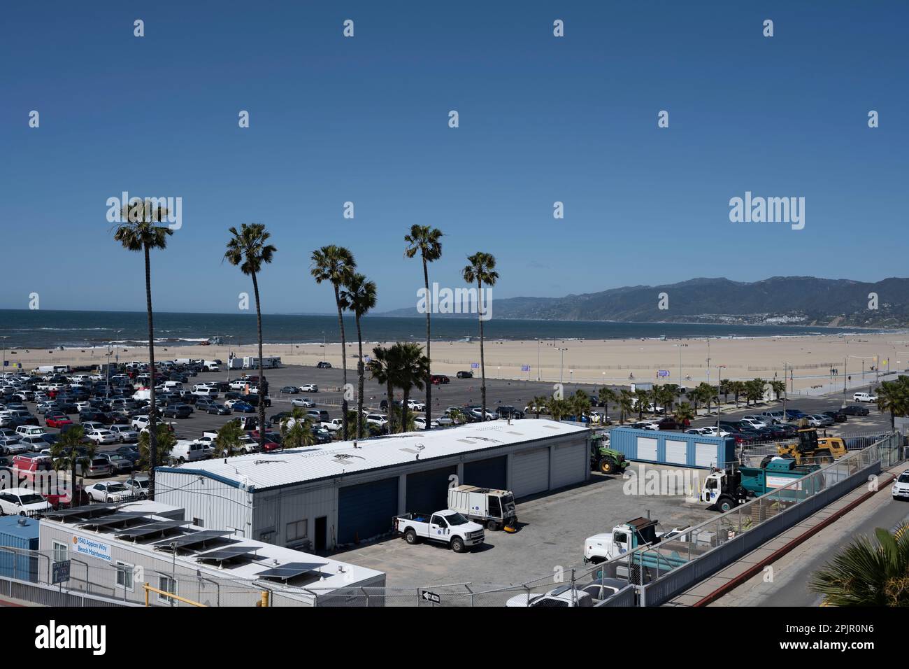 Santa Monica, California, USA. 25th Mar, 2023. A parking lot filled with cars on Santa Monica