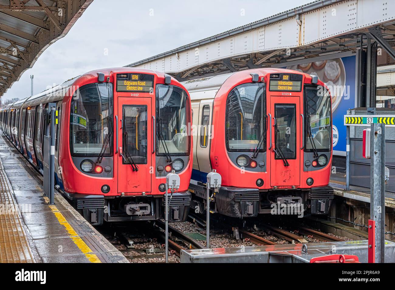 WIMBLEDON, LONDON, UK, 9TH MARCH 2023 Two London Underground District