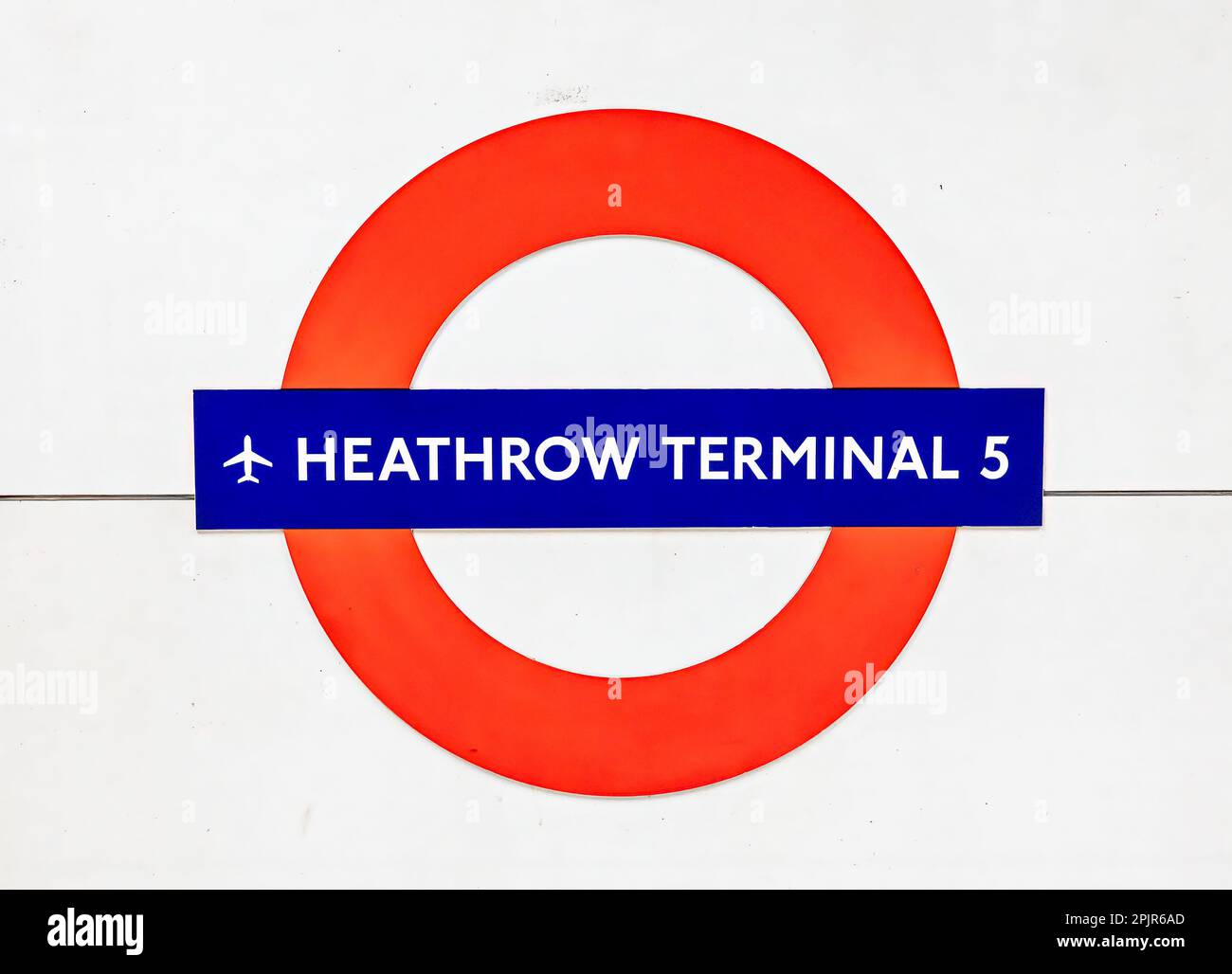 HEATHROW, LONDON, UK, 9TH MARCH 2023 London Underground roundel at