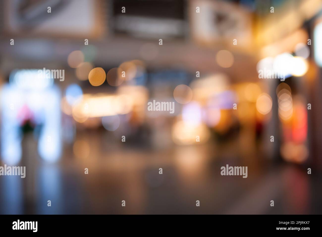 Modern shopping mall interior hi-res stock photography and images - Alamy