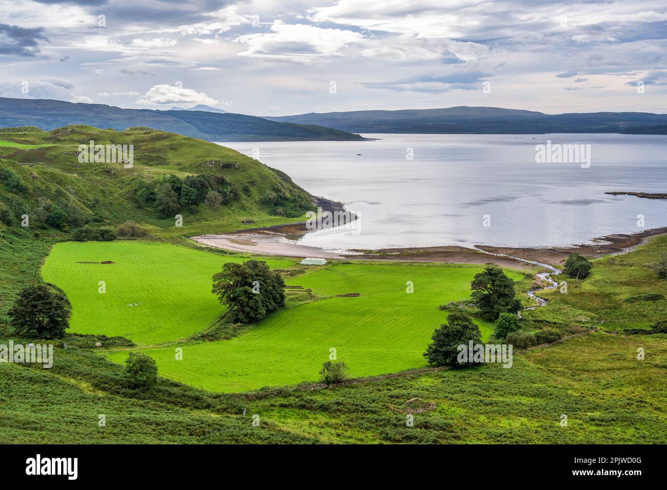 View looking down on the sandy bay of Camas nan Geall (Bay of the Pledges) on the Ardnamurchan Peninsula in Lochaber, on the West Coast of Scotland Stock Photo