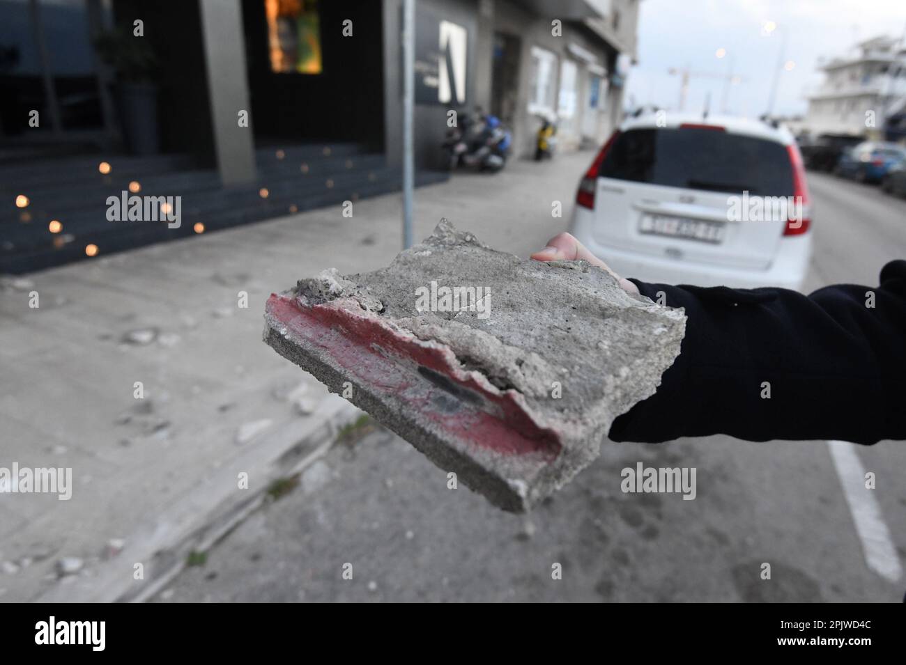 Falling building parts hi-res stock photography and images - Alamy