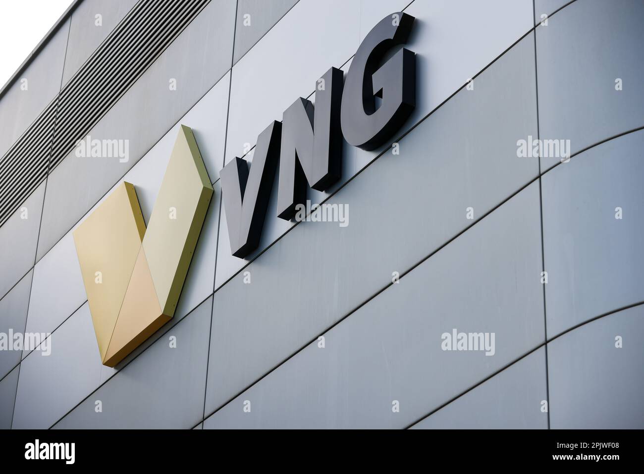 Leipzig, Germany. 04th Apr, 2023. The corporate headquarters of VNG AG. Leipzig-based gas trader Verbundnetzgas (VNG) closed the 2022 financial year with a consolidated result of minus 337 million euros. The number three on the German market had run into financial difficulties due to the energy crisis. The lack of Russian gas supplies had to be replaced expensively from other sources. Credit: Jan Woitas/dpa/Alamy Live News Stock Photo