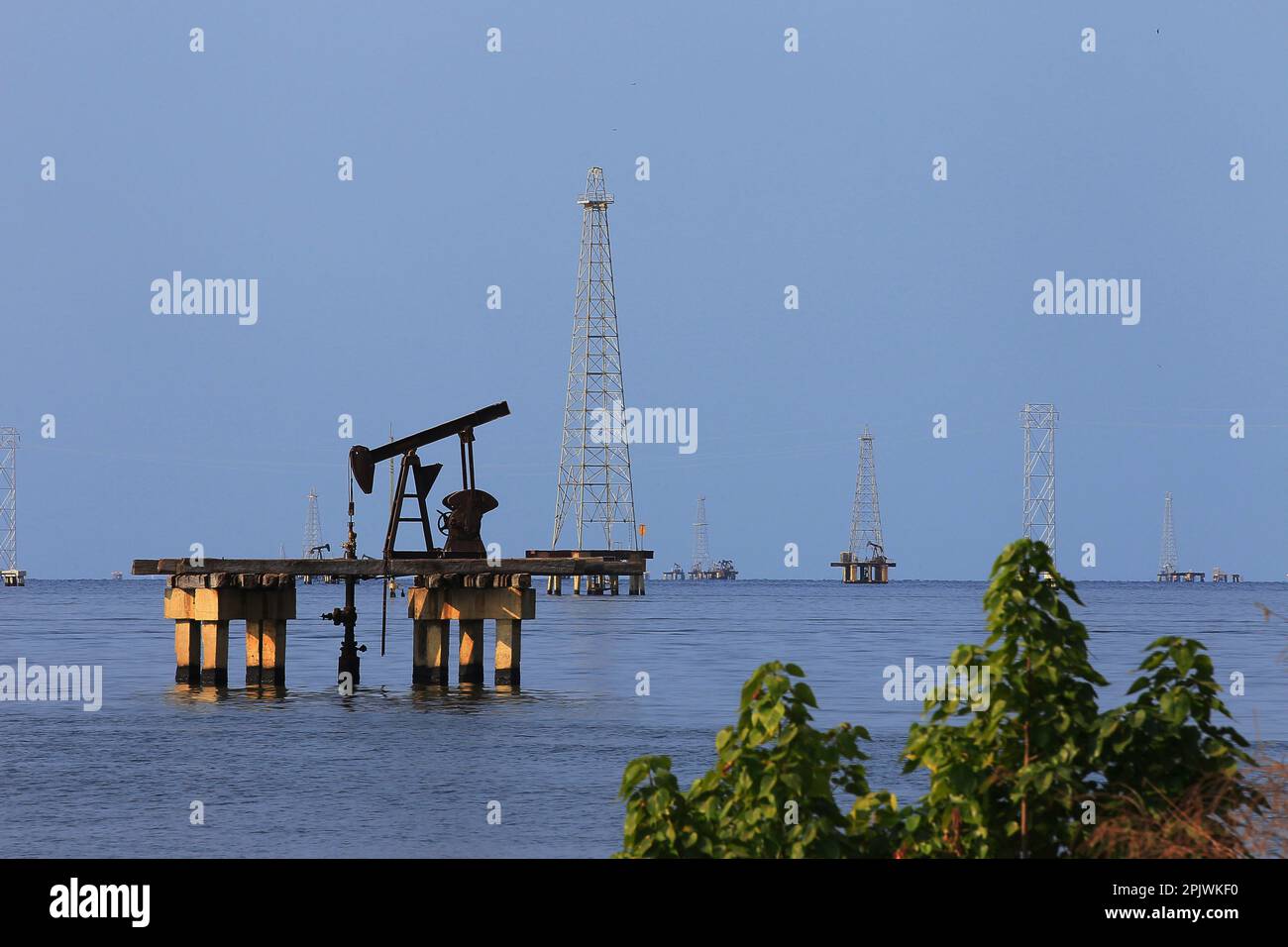 Non Exclusive *(Photo file)* General view of the Towers and oil