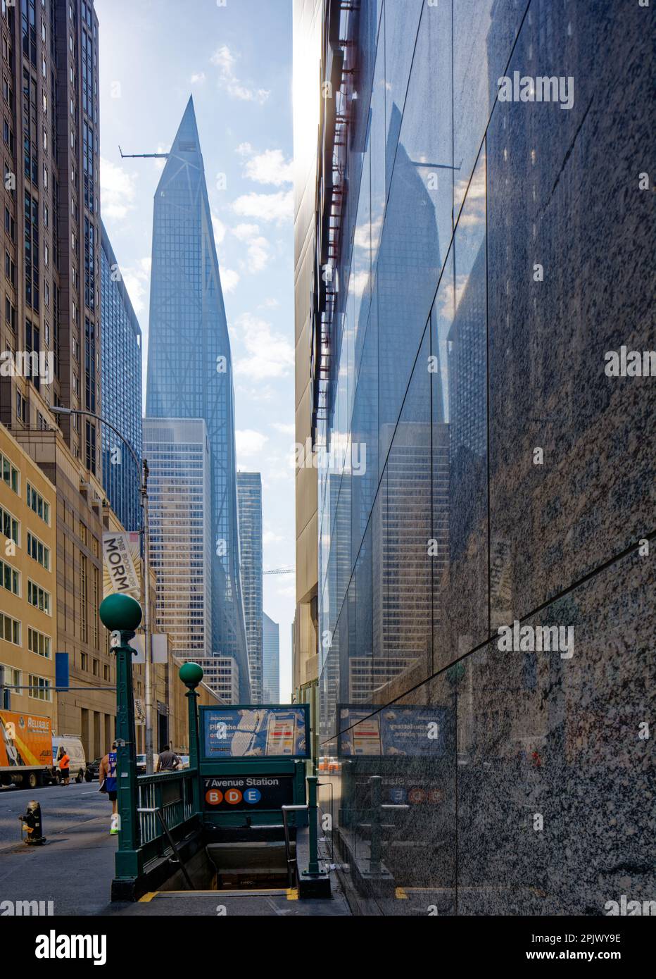 ★Where'd You Get Those? NewYorkCity'sSne UNDERCOVER - FW10 hoodie with ss04 New York City distorted