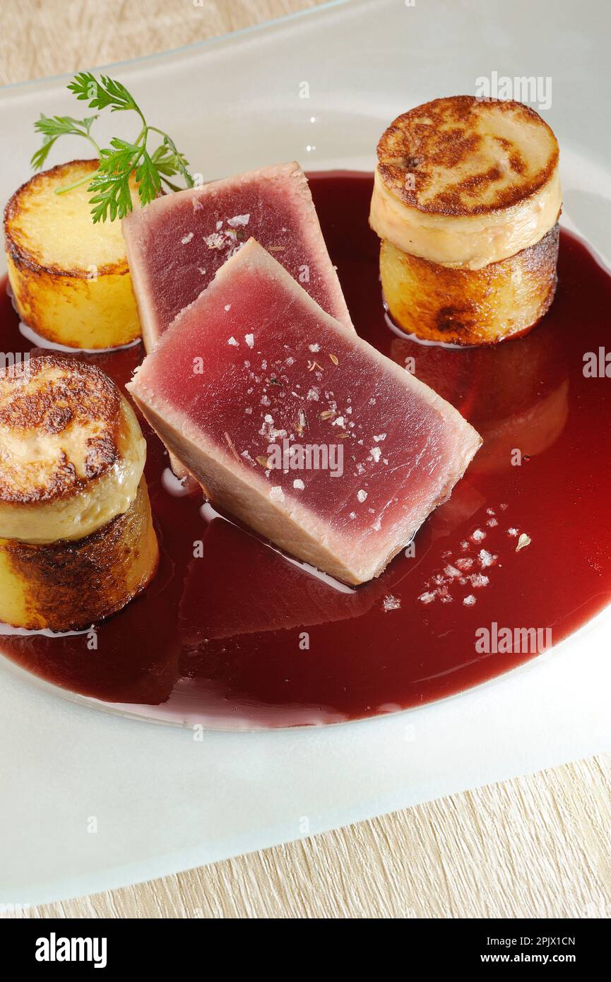 Panseared red tuna fillet, foie gras escalope, Cannonau sauce and