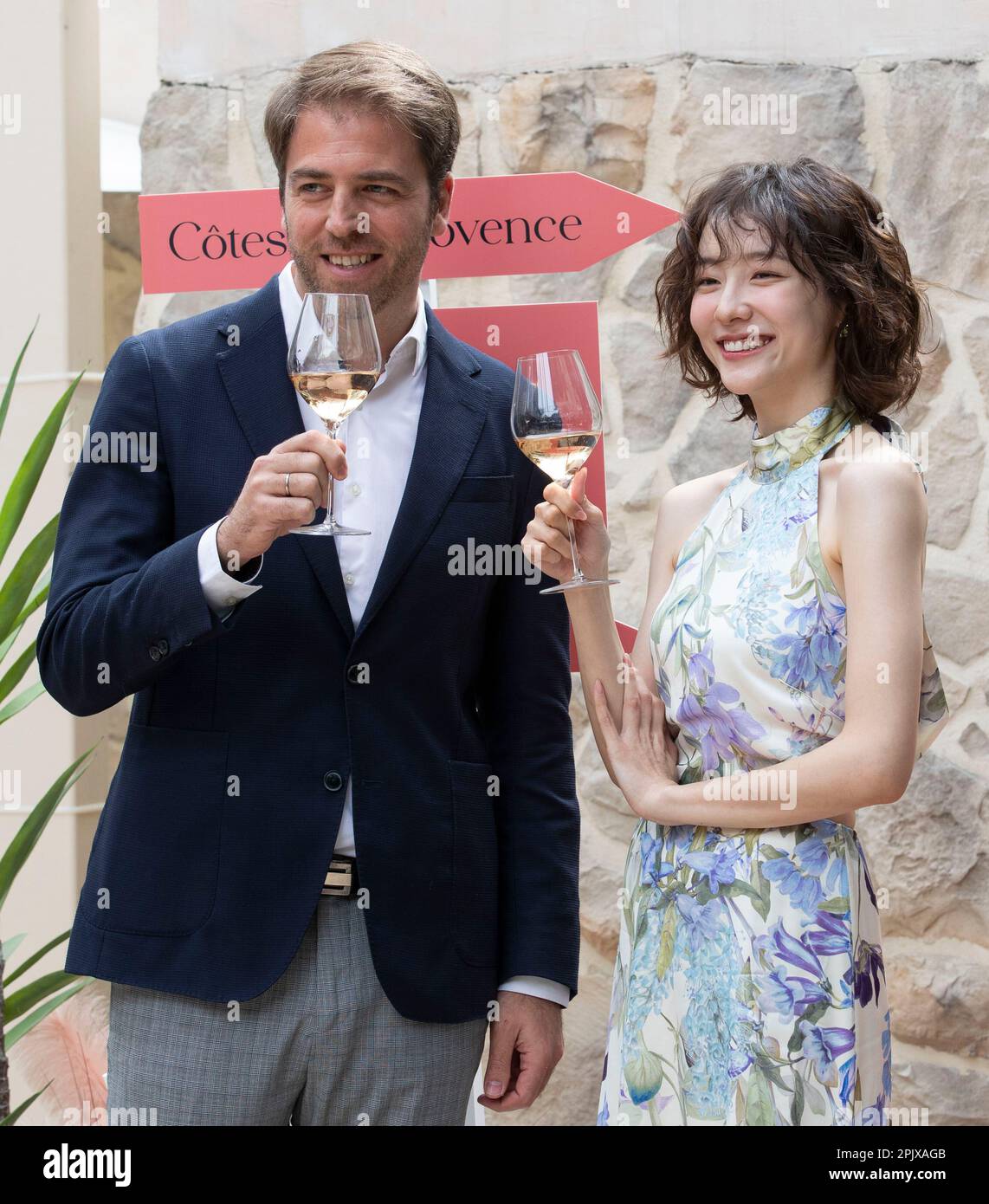 Seoul, South Korea. 4th Apr, 2023. Miguel Pascual, marketing director of Pernod Ricard Korea and South Korean actress Park Ji-hyun, photocall for the Pernod Ricard Korea's rose wine "Fantastique Chateau Sainte Marguerite and Symphonie Maison Sainte Marguerite" launch in Seoul, South Korea on April 4, 2023. (Photo by: Lee Young-ho/Sipa USA) Credit: Sipa USA/Alamy Live News Stock Photo