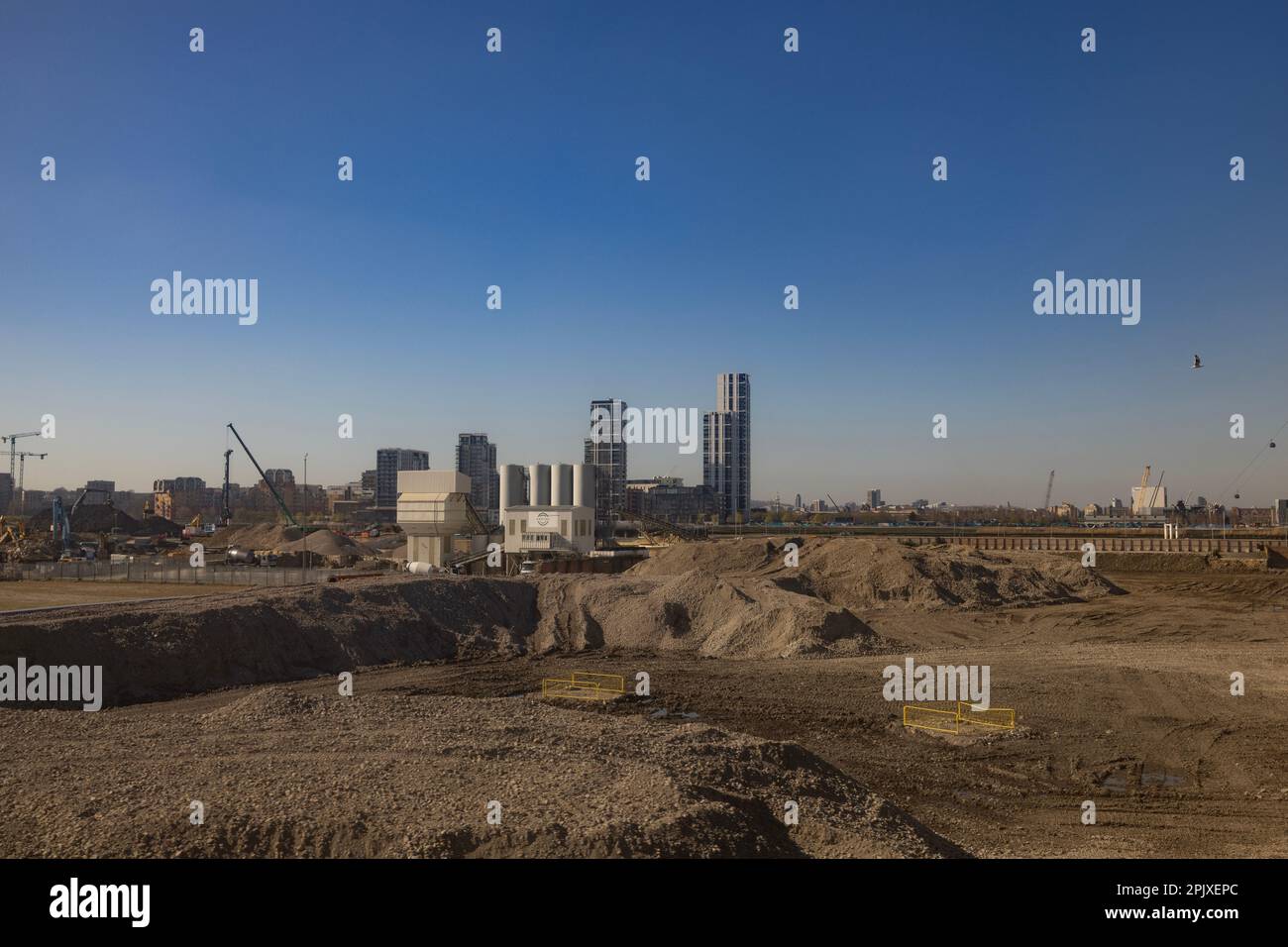 The Silvertown Tunnel Project, 1.4 km twin bore road tunnel being built ...