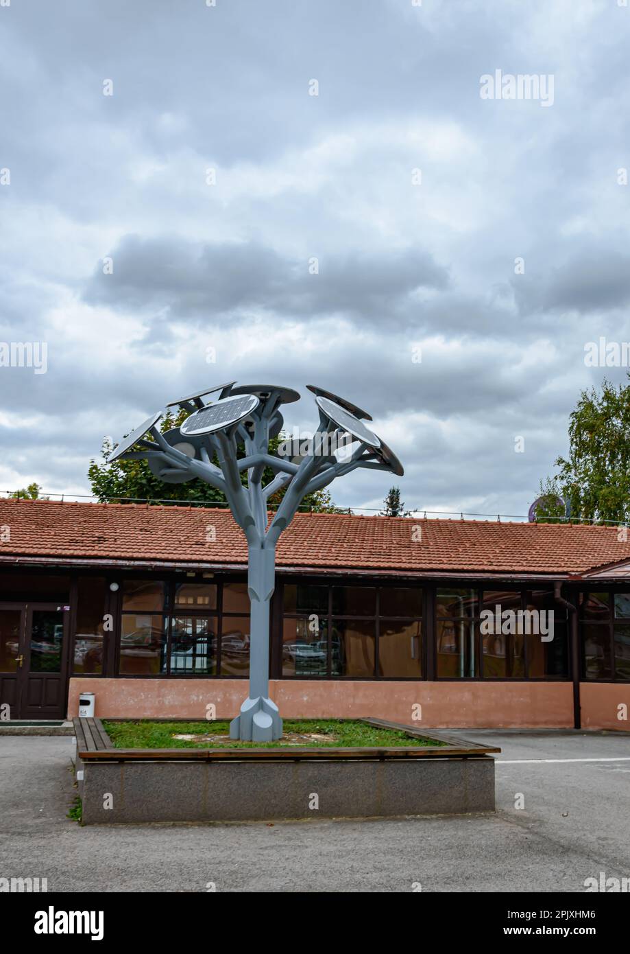 Solar tree hi-res stock photography and images - Alamy