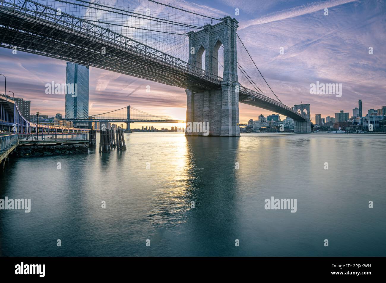 Brooklyn Bridge at Sunrise, Manhattan, New York Stock Photo - Alamy