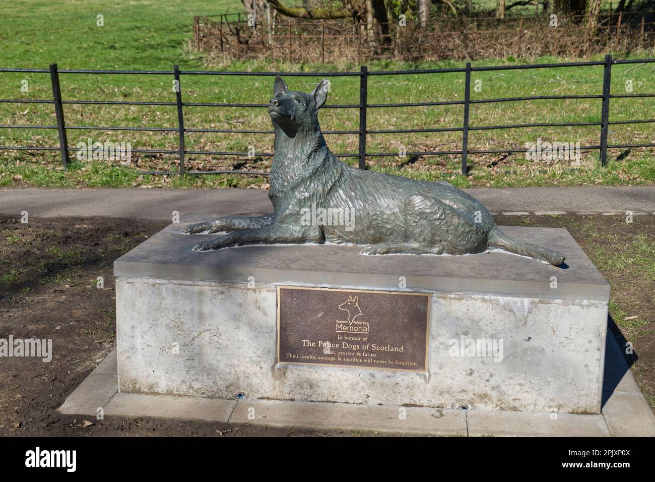 Scottish Police Dog Memorial statue by artist John Doubleday, Pollok