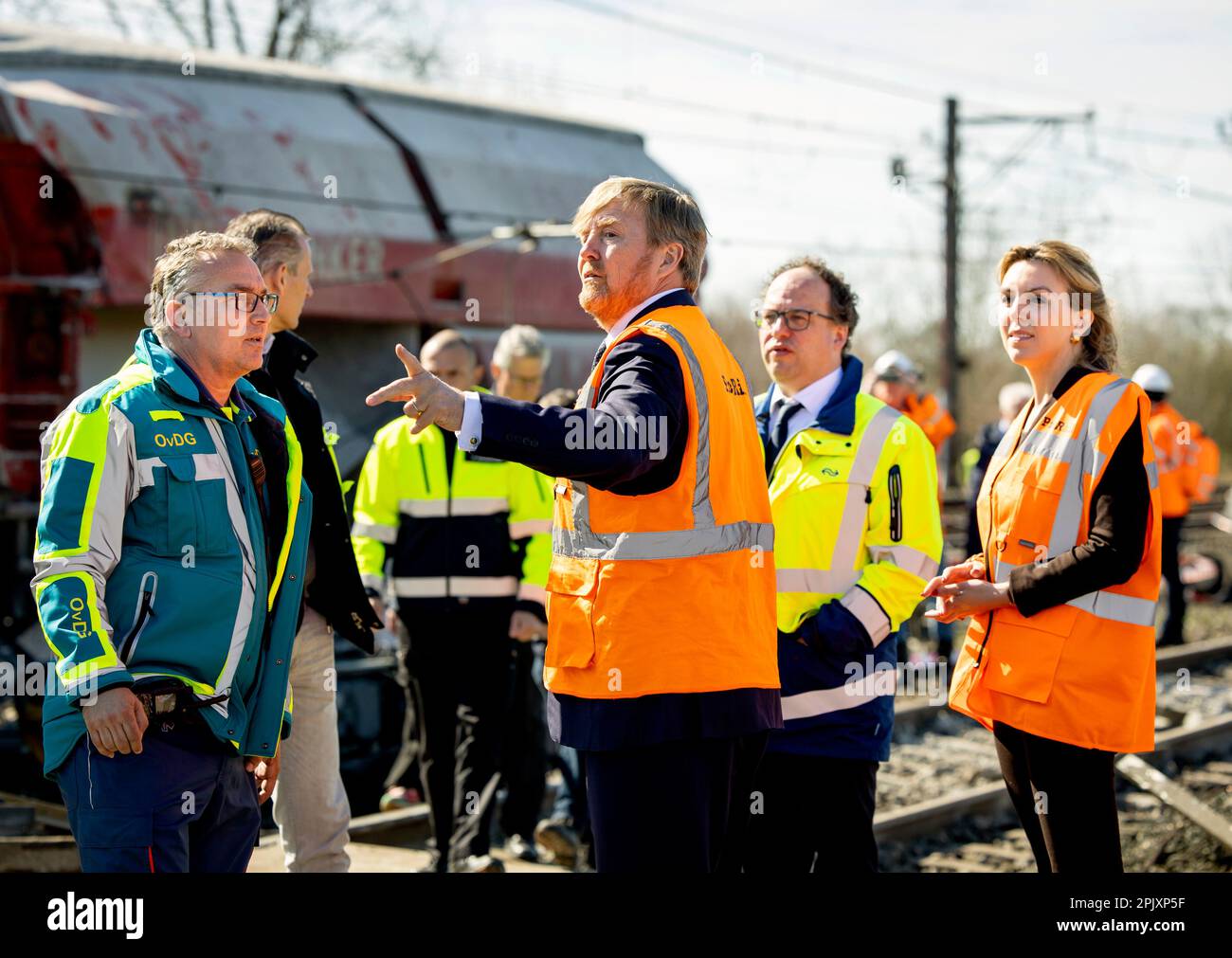 King willem alexander visits location of train crash voorschoten hi-res ...