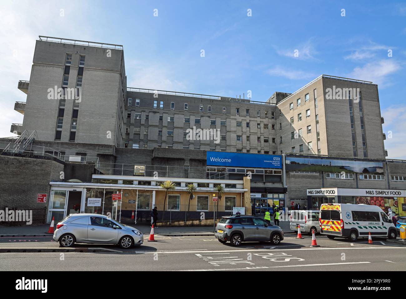 The main entrance to Derriford Hospital Plymouth Stock Photo Alamy