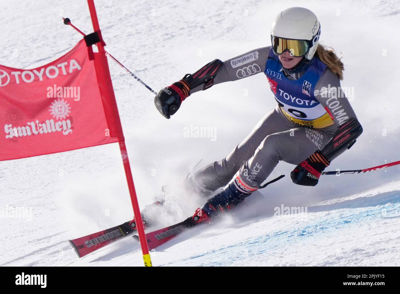 Fiona Sawyer competes in the women's giant slalom ski race during the U