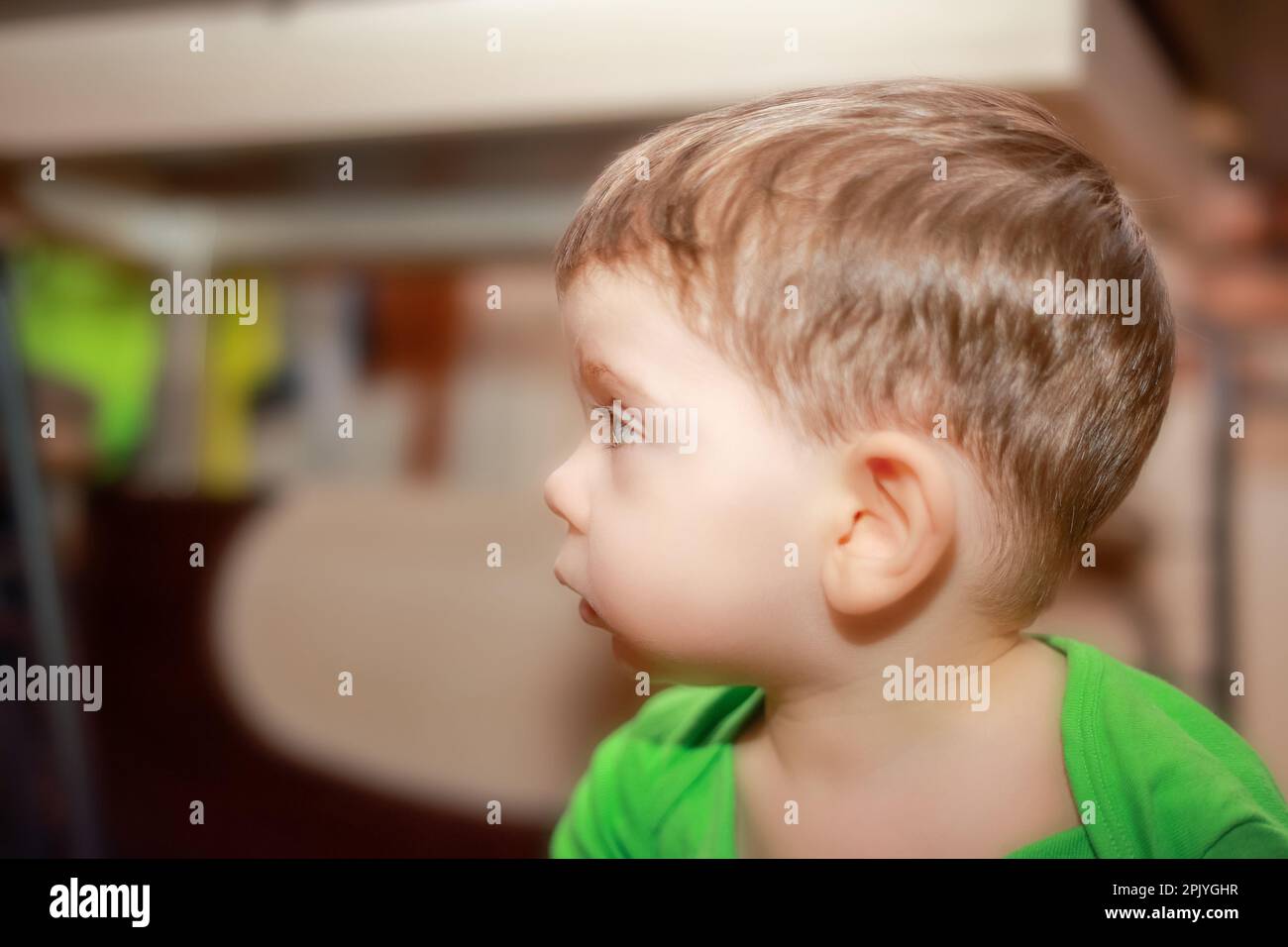 Boy side profile hi-res stock photography and images - Alamy