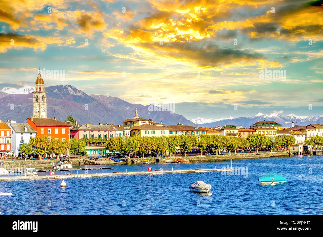 Ascona ships hi-res stock photography and images - Alamy