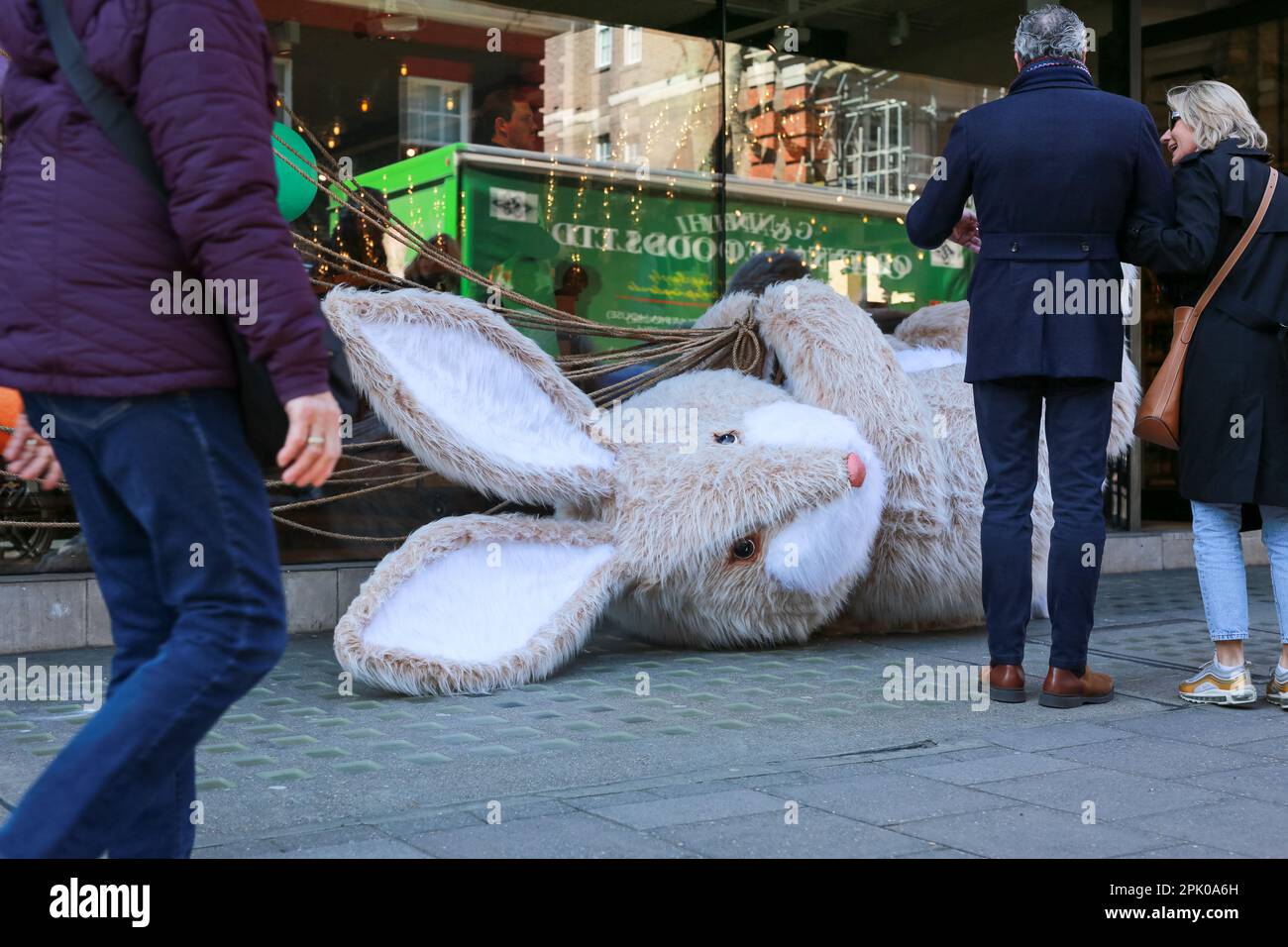 Giant easter bunny hires stock photography and images Alamy