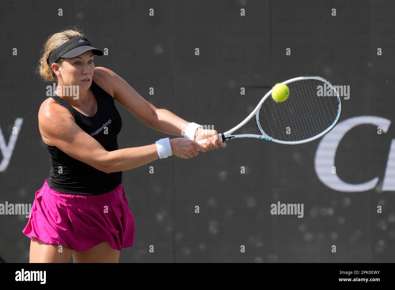 April 4, 2023: Danielle Collins (USA) loses to Shelby Rogers (USA), 6-7, 6-4, 6-1 at the Credit One Charleston Open being played at Family Circle Tennis Center in Charleston, South Carolina, {USA} © Leslie Billman/Tennisclix/Cal Sport Media(Credit Image: © Leslie Billman/Cal Sport Media) Stock Photo