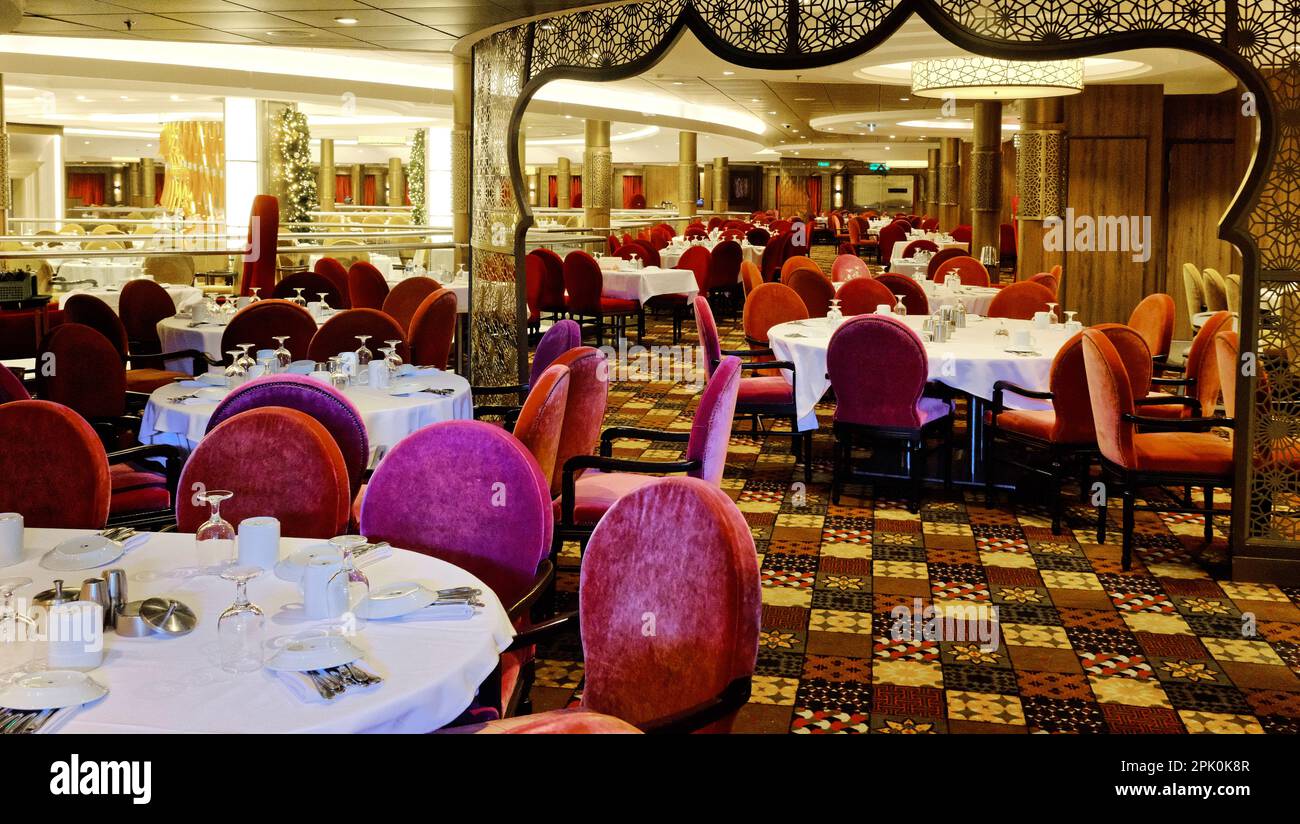 Dining room on cruise ship hi-res stock photography and images - Alamy