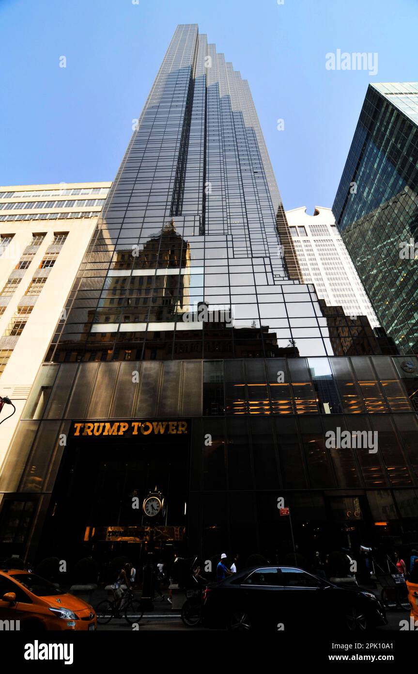 The Trump Tower on the 5th Avenue in Manhattan, New York City, NY, USA ...