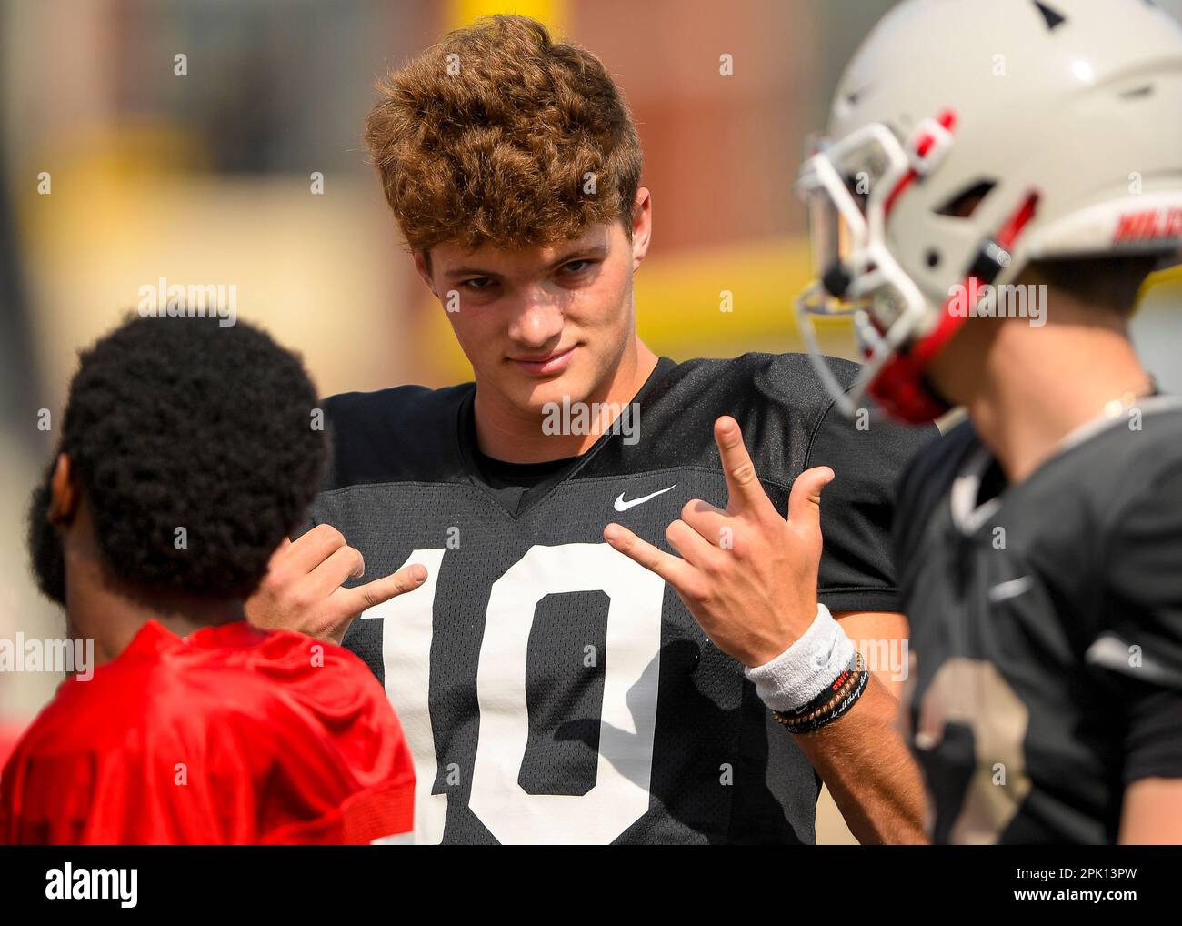 Bowling Green, KY. 04/04/2023, Quarterback Caden Veltkamp (10) of the