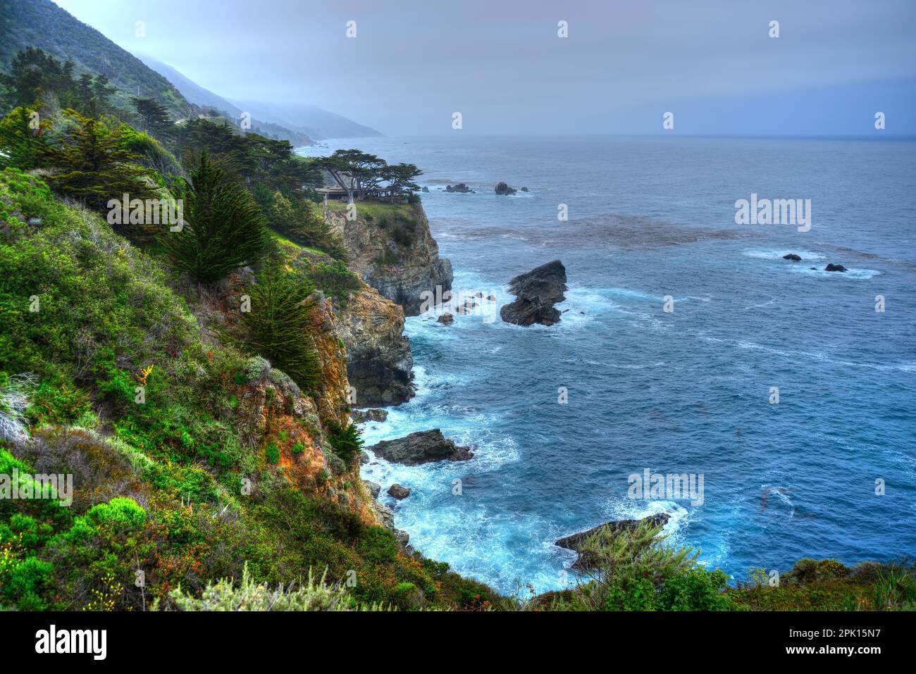 Hazy day pacific ocean Big Sur California Stock Photo - Alamy