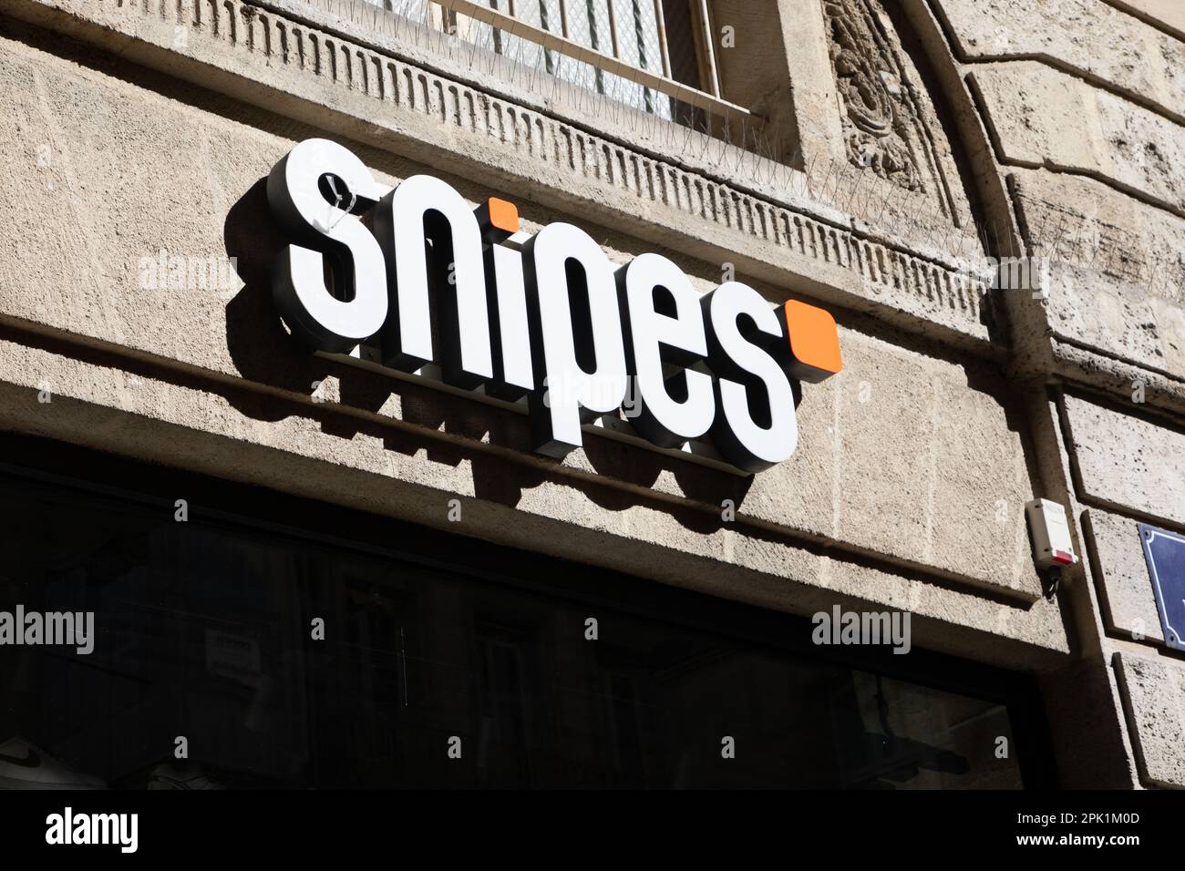 Snipes shoe store sign hi-res stock photography and images - Alamy