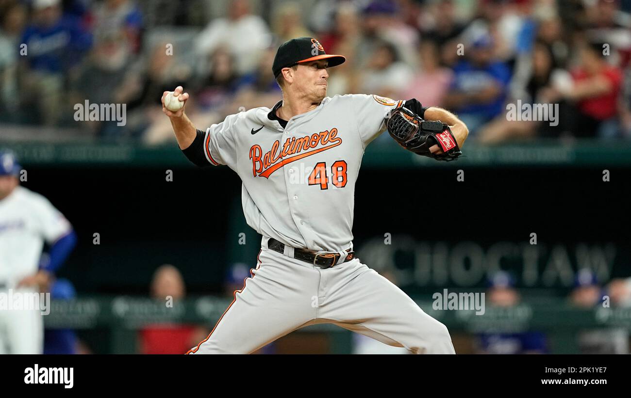 Baltimore Orioles starting pitcher Kyle Gibson throws to the Texas
