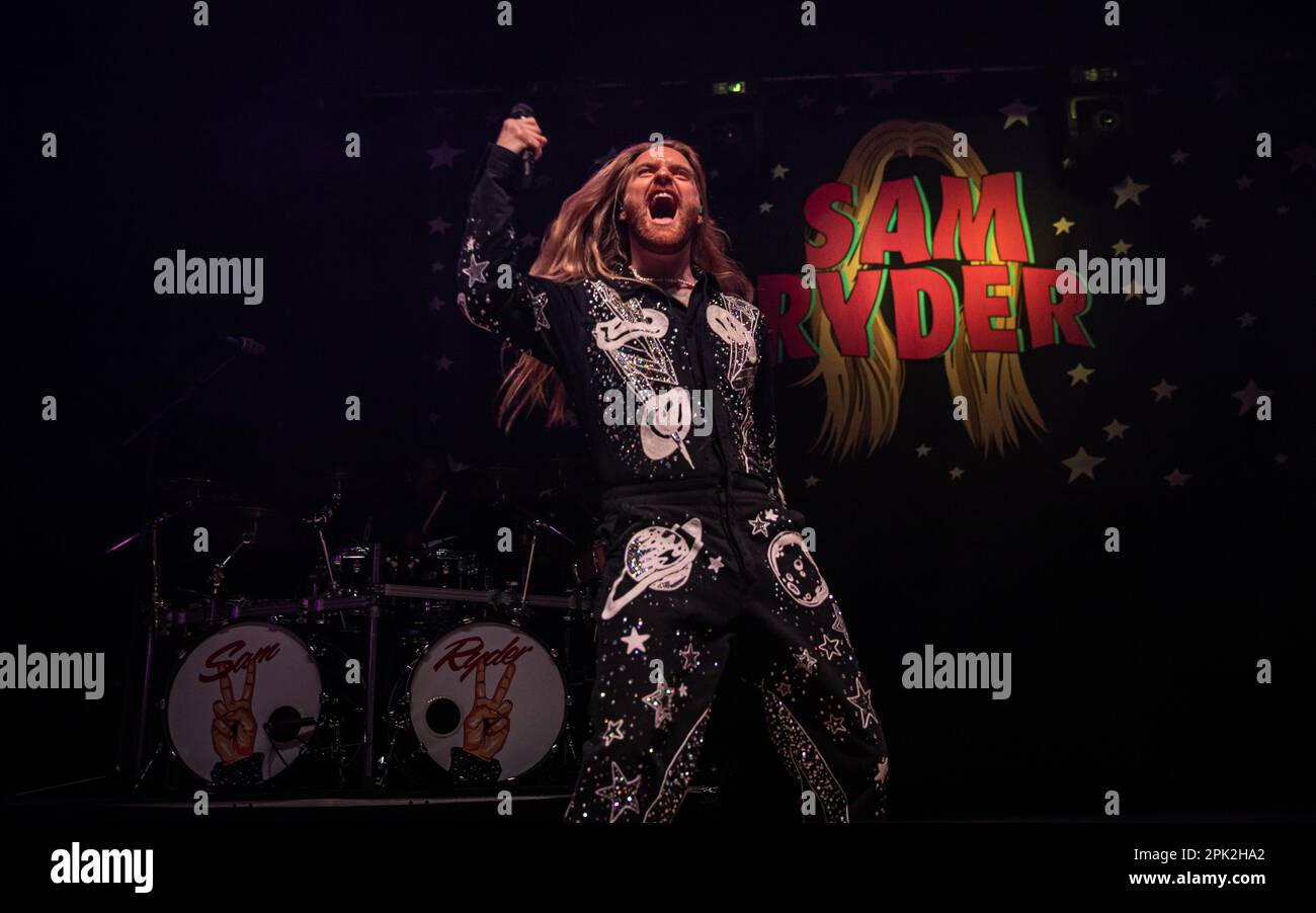 Sam Ryder O2 Postre Sam hairwolf ryder hi-res stock photography and images - Alamy