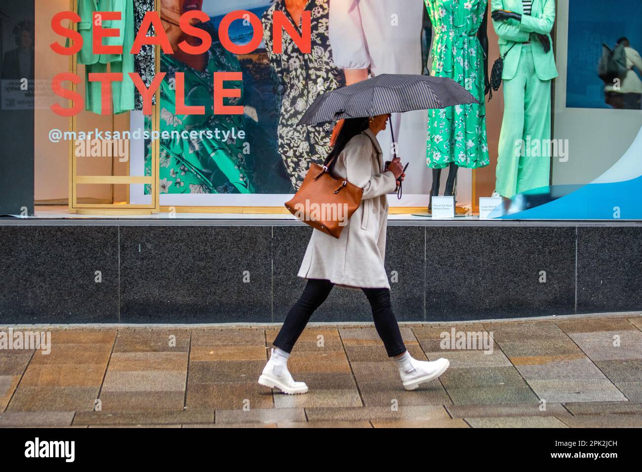 PRESTON, Lancashire. Uk Weather. Shops, shoppers, and people shopping ...